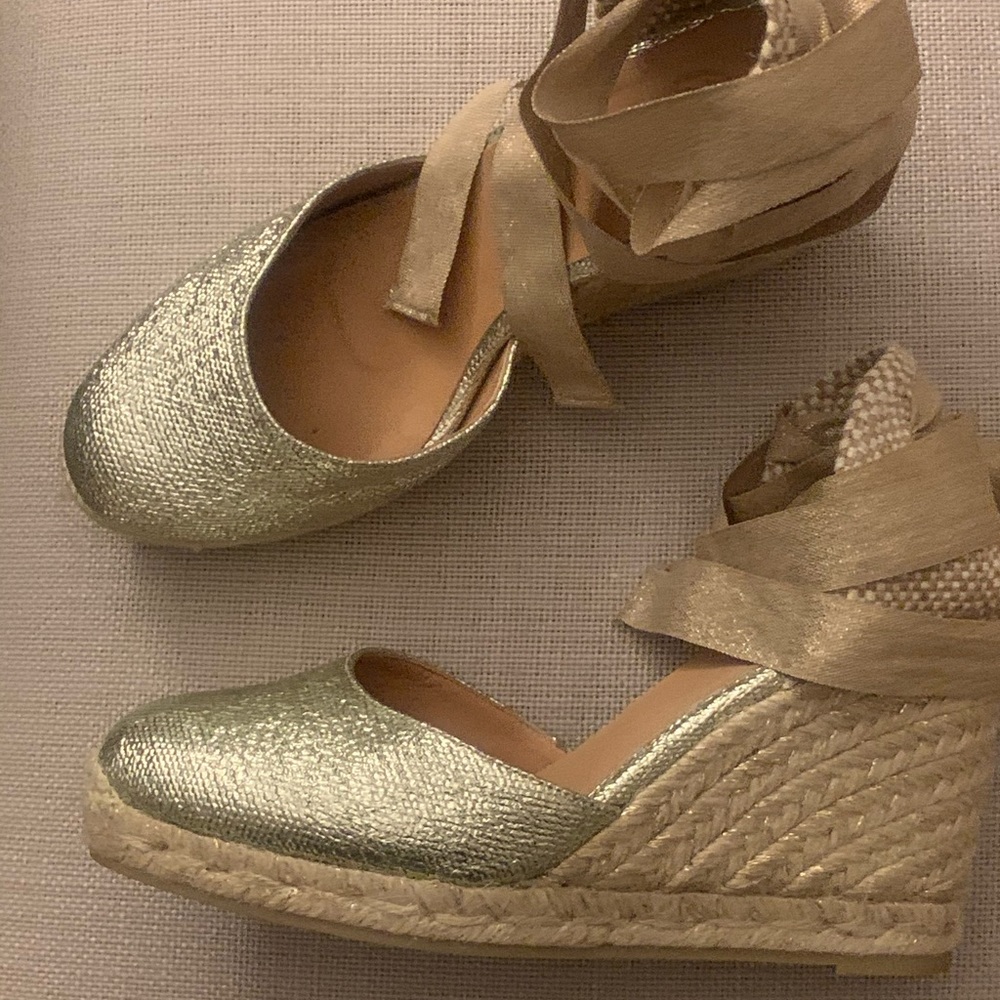 Castaner Wedge